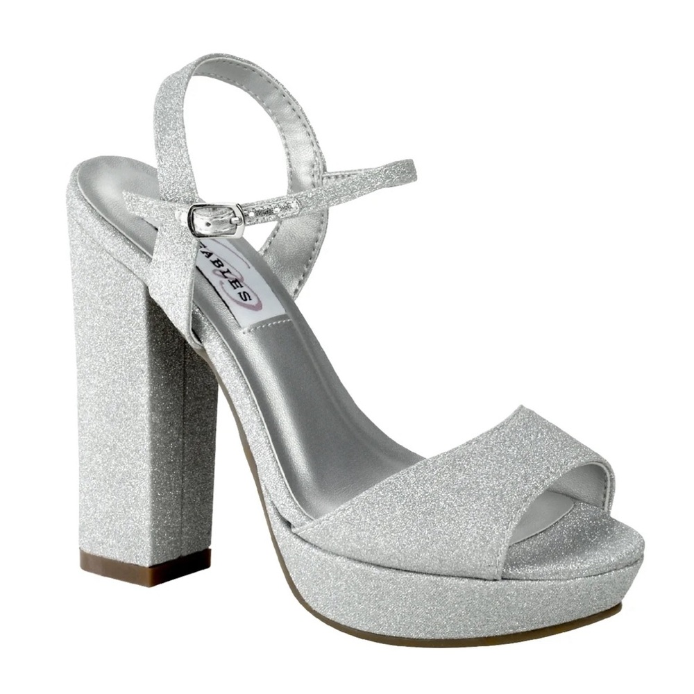 NWT Benjamin Walk Whitta Silver heels